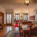 Alonia Forest House 度假居