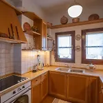 Alonia Forest House Kryonérion