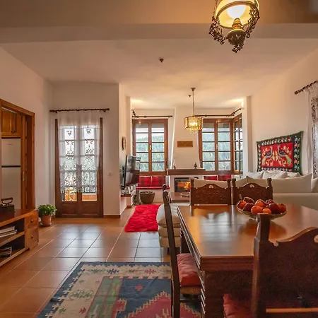 Alonia Forest House Semesterbostad