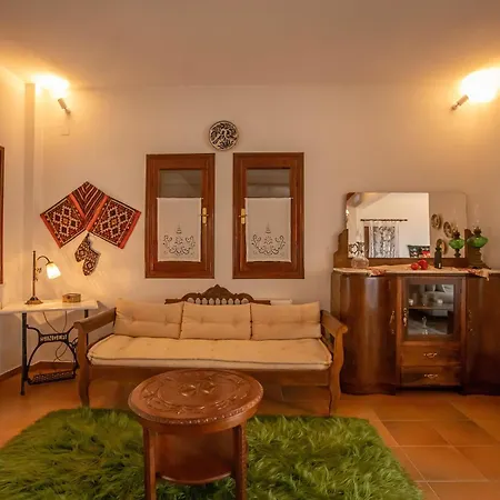 Alonia Forest House Casa de Férias Kryonérion