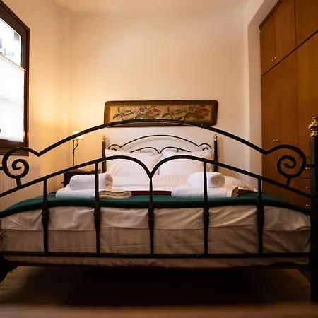 Alonia Forest House Kryonérion